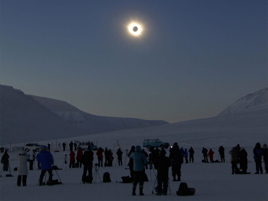 2015-Totality-wide-view-Jay-Anderson-900x675