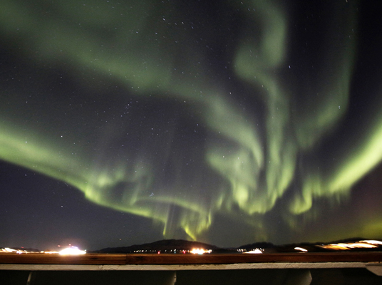 A fine display of pillar or curtain aurora, so-named because the northern lights look like colorful curtains swaying in a breeze. (Photo by Paul Deans/TQ)