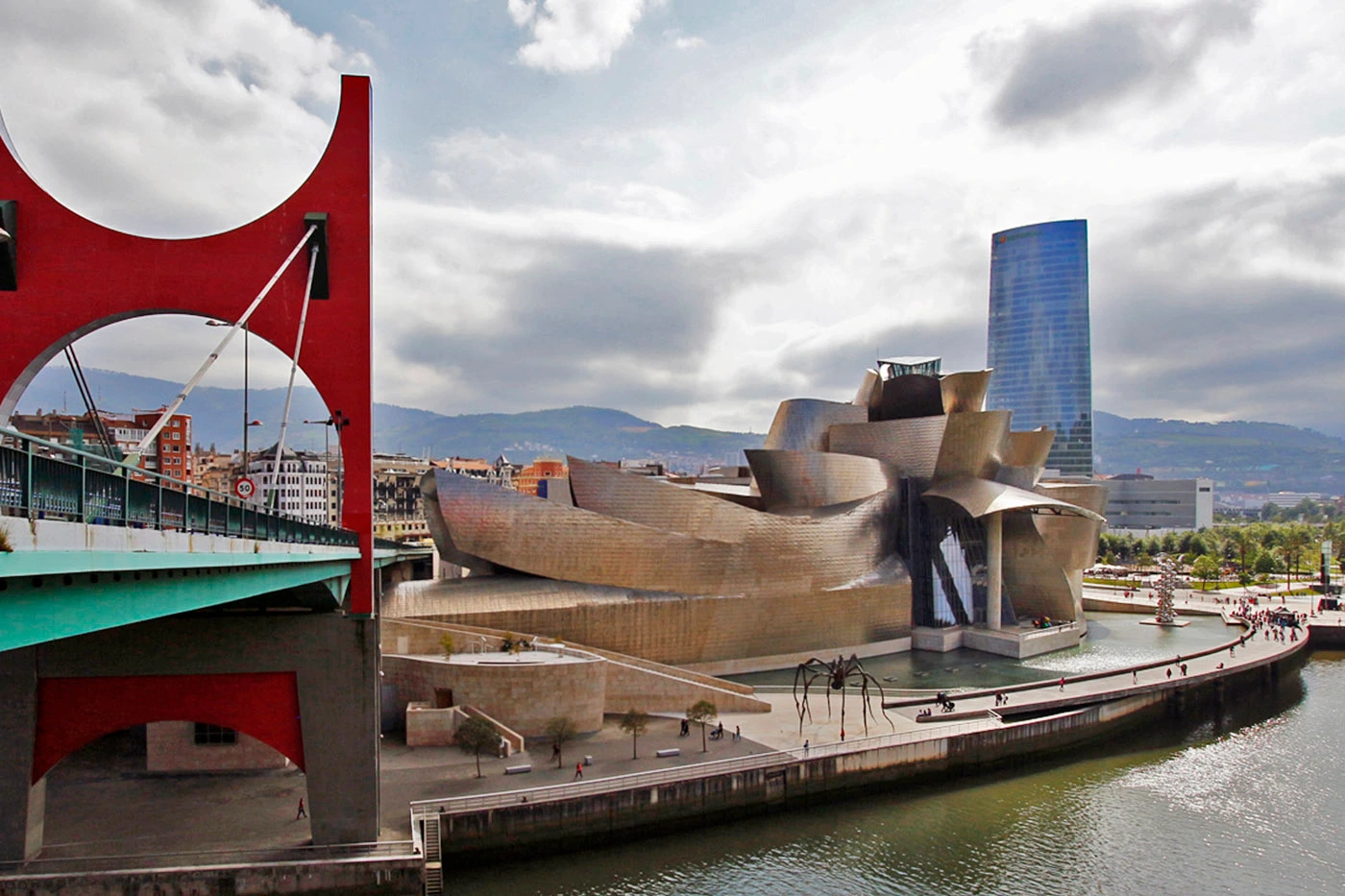 10 Guggenheim exterior TQ-PD